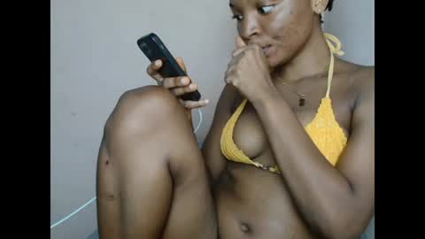 Snapshot of pinkyxxpussy chatting on 02.17.26 pinkyxxpussy online show from 02.17.26