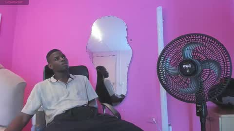 Snapshot of pipeking20 chatting on 02.22.26 P I P E online show from 02.22.26