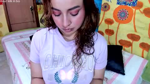 Snapshot of pipeshowtime chatting on 11.07.25 VALENTINA y PIPE online show from 11.07.25