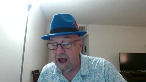 Snapshot of pipewizard chatting on 01.10.25 pipewizard online show from 01.10.25