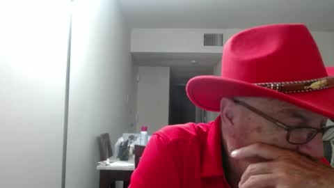 Snapshot of pipewizard chatting on 10.13.25 pipewizard online show from 10.13.25