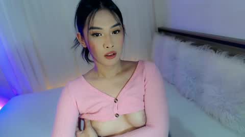 Snapshot of piroulita chatting on 12.17.24 Ari online show from 12.17.24