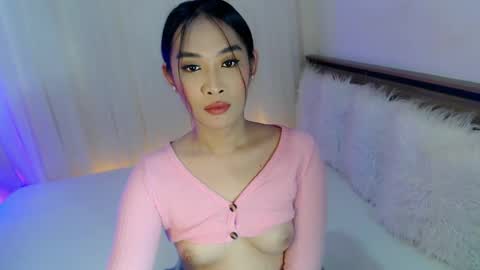 Snapshot of piroulita chatting on 12.24.24 Ari online show from 12.24.24