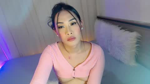 Snapshot of piroulita chatting on 09.20.25 Ari online show from 09.20.25