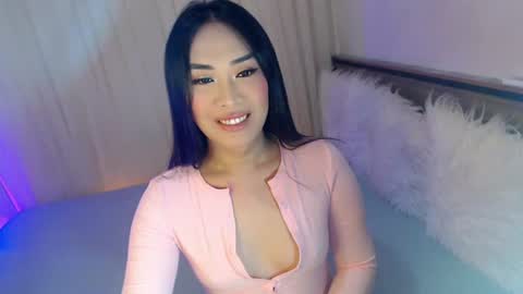 Snapshot of piroulita chatting on 10.22.25 Ari online show from 10.22.25