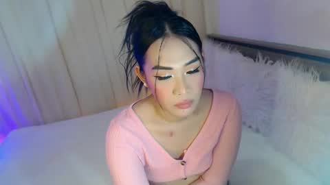 Snapshot of piroulita chatting on 11.25.25 Ari online show from 11.25.25