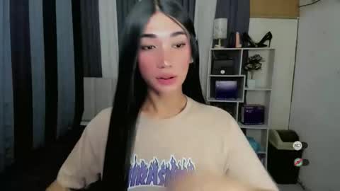 Snapshot of pixiedoll_ chatting on 05.18.26 pixiedoll_ online show from 05.18.26