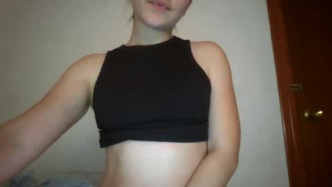 Snapshot of pixienaughty chatting on 06.19.26 Nani online show from 06.19.26
