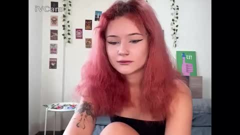 Snapshot of pixieyes0n chatting on 02.24.26 Daryl online show from 02.24.26