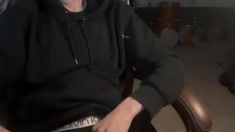 Snapshot of pixxxelbussyexo chatting on 12.16.25 pixxxelbussyexo online show from 12.16.25