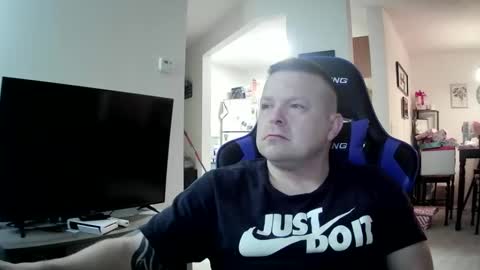 Snapshot of pkgotnos1 chatting on 12.15.24 pkgotnos1 online show from 12.15.24