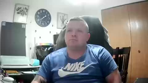 Snapshot of pkgotnos1 chatting on 10.11.25 pkgotnos1 online show from 10.11.25