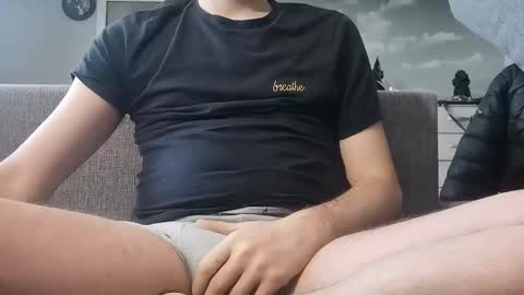 Snapshot of pladplad chatting on 12.18.24 PLADPLAS online show from 12.18.24