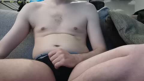 Snapshot of pladplad chatting on 01.04.25 PLADPLAS online show from 01.04.25