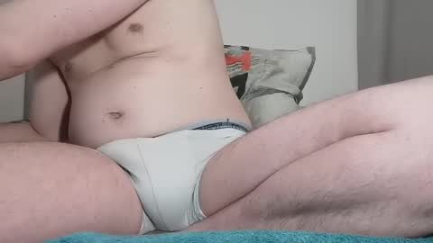 Snapshot of pladplad chatting on 01.12.25 PLADPLAS online show from 01.12.25