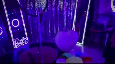 Snapshot of plasticfuckdoll chatting on 12.21.24 Dumb bimbo fuck doll online show from 12.21.24