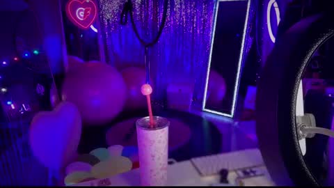 Snapshot of plasticfuckdoll chatting on 02.19.25 Dumb bimbo fuck doll online show from 02.19.25