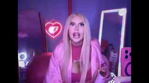 Snapshot of plasticfuckdoll chatting on 10.12.25 Dumb bimbo fuck doll online show from 10.12.25