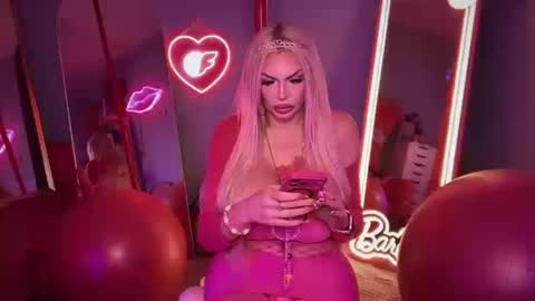 Snapshot of plasticfuckdoll chatting on 10.19.25 Dumb bimbo fuck doll online show from 10.19.25