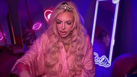 Snapshot of plasticfuckdoll chatting on 11.07.25 Dumb bimbo fuck doll online show from 11.07.25