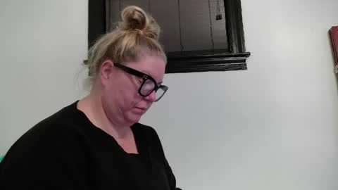 Snapshot of platinumpuzzy chatting on 04.22.26 Platinum Puzzy online show from 04.22.26