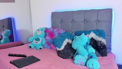 Snapshot of playboy_bunnyy chatting on 09.25.25 playboy_bunnyy online show from 09.25.25