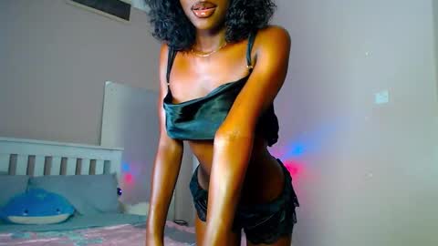 Snapshot of playboypetit chatting on 10.03.25 playboypetit online show from 10.03.25