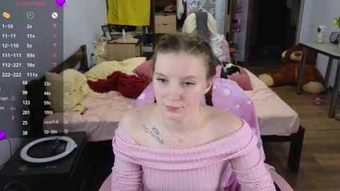 Snapshot of playful_mary chatting on 03.10.26 Masha online show from 03.10.26