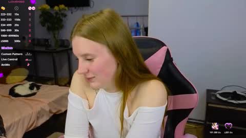 Snapshot of playful_mary chatting on 03.30.26 Masha online show from 03.30.26