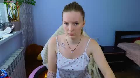 Snapshot of playful_mary chatting on 06.16.26 Masha online show from 06.16.26