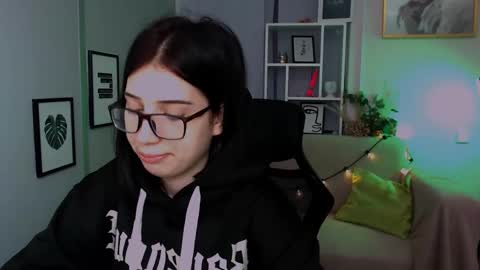 Snapshot of playful_sophie chatting on 12.18.24 Sophie online show from 12.18.24