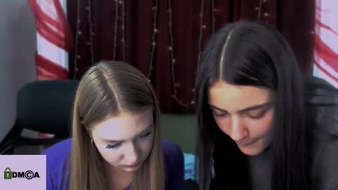 Snapshot of playful_sophie chatting on 12.19.24 Sophie online show from 12.19.24