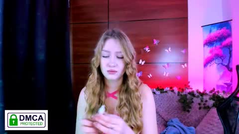 Snapshot of playful_sophie chatting on 12.26.24 Sophie online show from 12.26.24