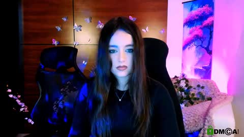 Snapshot of playful_sophie chatting on 01.06.25 Sophie online show from 01.06.25