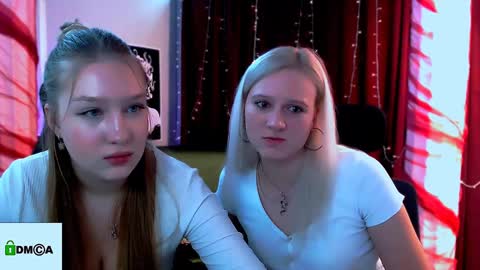 Snapshot of playful_sophie chatting on 01.10.25 Sophie online show from 01.10.25