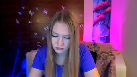 Snapshot of playful_sophie chatting on 01.14.25 Sophie online show from 01.14.25