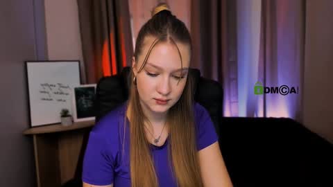 Snapshot of playful_sophie chatting on 01.30.25 Sophie online show from 01.30.25
