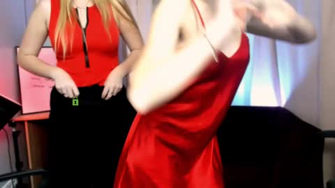 Snapshot of playful_sophie chatting on 01.31.25 Sophie online show from 01.31.25
