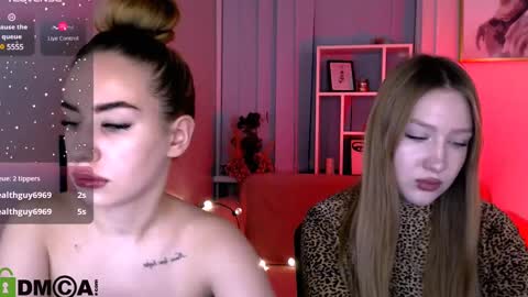 Snapshot of playful_sophie chatting on 02.10.25 Sophie online show from 02.10.25