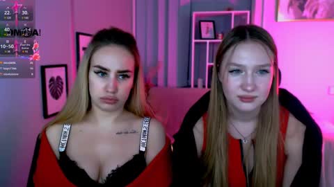 Snapshot of playful_sophie chatting on 02.12.25 Sophie online show from 02.12.25