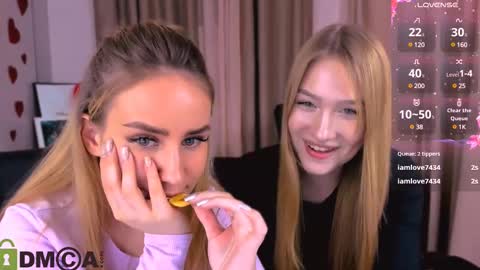 Snapshot of playful_sophie chatting on 02.20.25 Sophie online show from 02.20.25