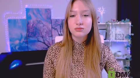 Snapshot of playful_sophie chatting on 02.20.25 Sophie online show from 02.20.25