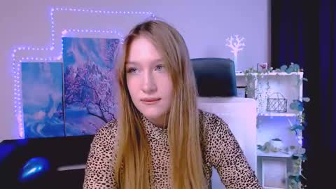 Snapshot of playful_sophie chatting on 02.21.25 Sophie online show from 02.21.25