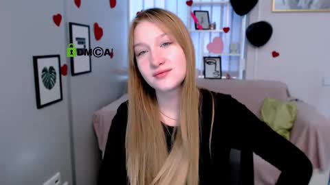 Snapshot of playful_sophie chatting on 02.23.25 Sophie online show from 02.23.25