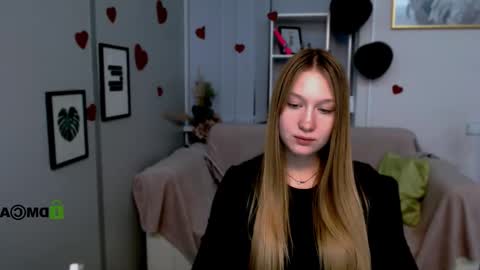 Snapshot of playful_sophie chatting on 02.23.25 Sophie online show from 02.23.25