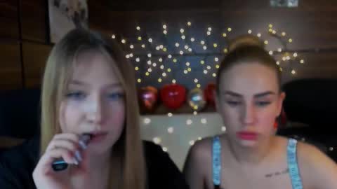 Snapshot of playful_sophie chatting on 03.03.25 Sophie online show from 03.03.25