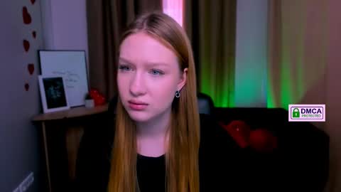 Snapshot of playful_sophie chatting on 03.10.25 Sophie online show from 03.10.25