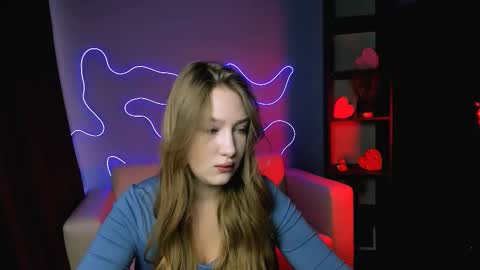 Snapshot of playful_sophie chatting on 10.05.25 Sophie online show from 10.05.25