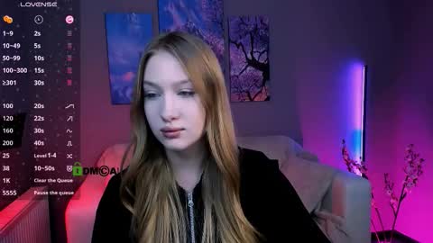 Snapshot of playful_sophie chatting on 10.10.25 Sophie online show from 10.10.25