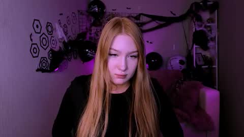 Snapshot of playful_sophie chatting on 10.22.25 Sophie online show from 10.22.25
